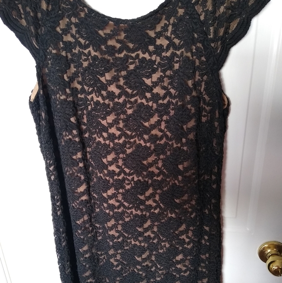 Dress - Picture 3 of 4